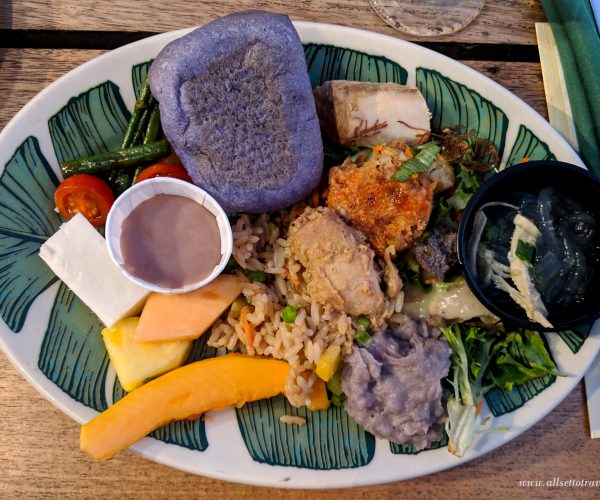 Luau dinner plate Luau dinner plate